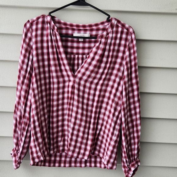 LOFT Tops - Loft v neck long sleeve shirt